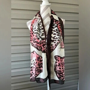 Tanner 100 % Silk Pink Cheetahs 🐆 Scarf